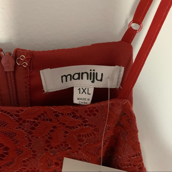 Plus Size Floral Lace Formal Dress - Picture 6 of 11